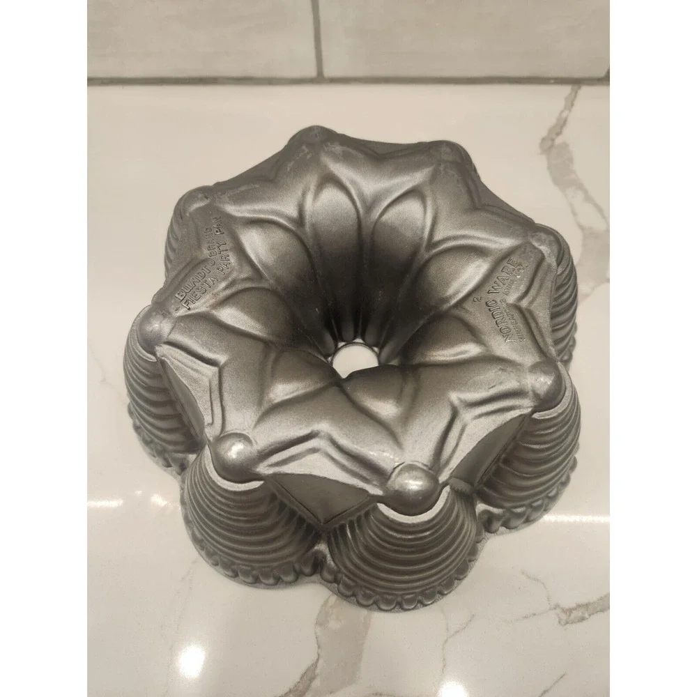 Nordic Ware Fiesta‎ Party Cake Pan Heavy Cast Aluminum Nonstick Made in USA
